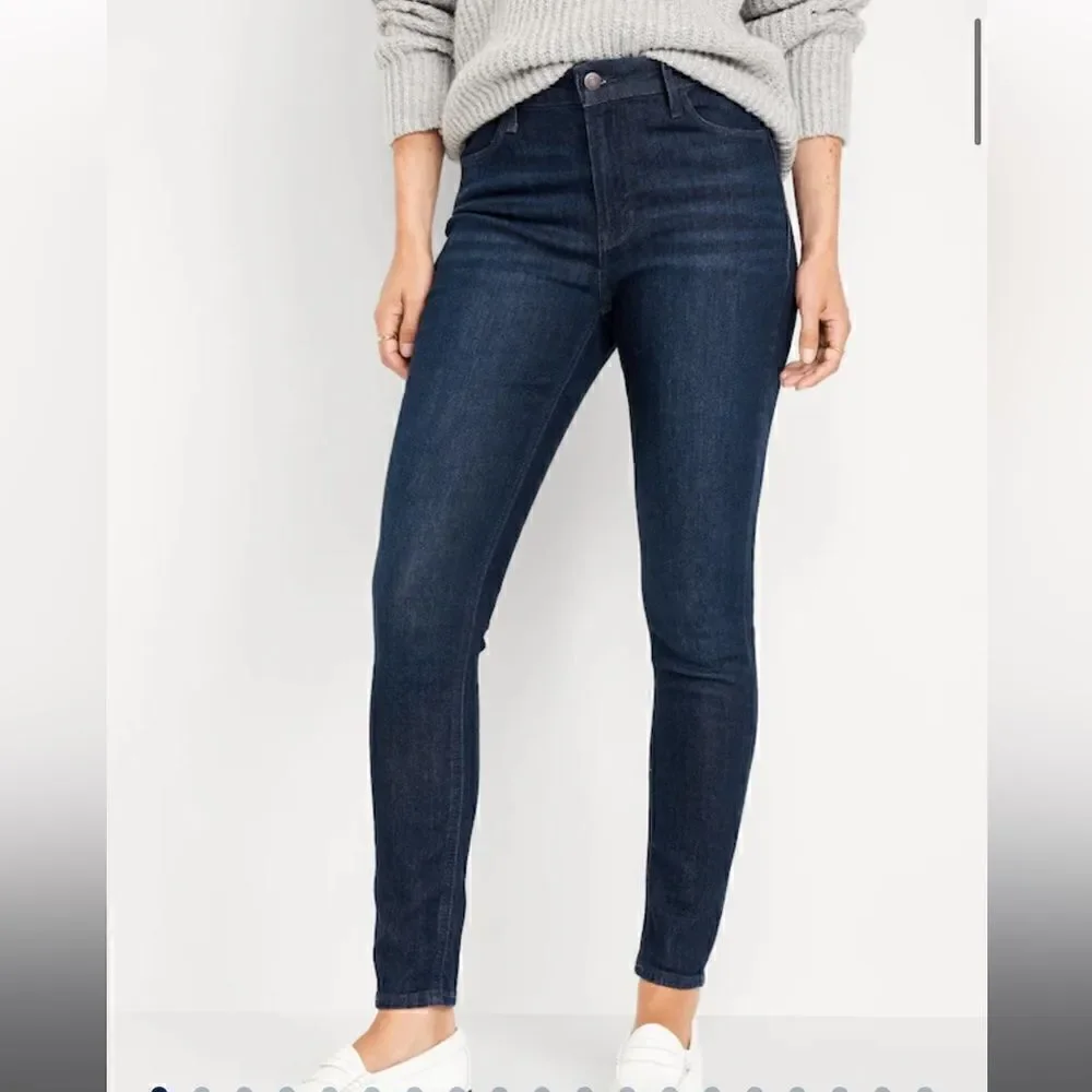 old navy forever fit 36 Cher Dark Denim Wash raw hem Skinny Jeans